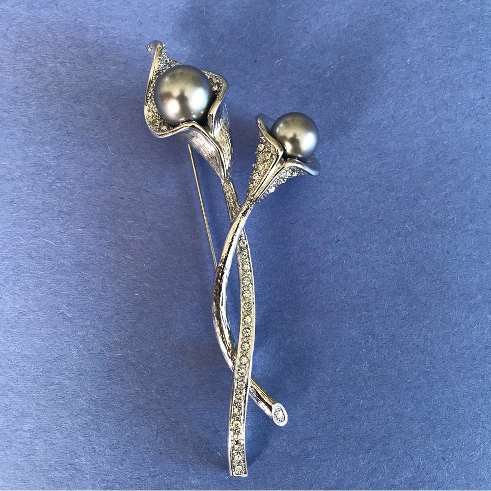 Vintage Calla Lily Brooch with Rhinestones & Faux Gray Pearls - 4 1/2” long